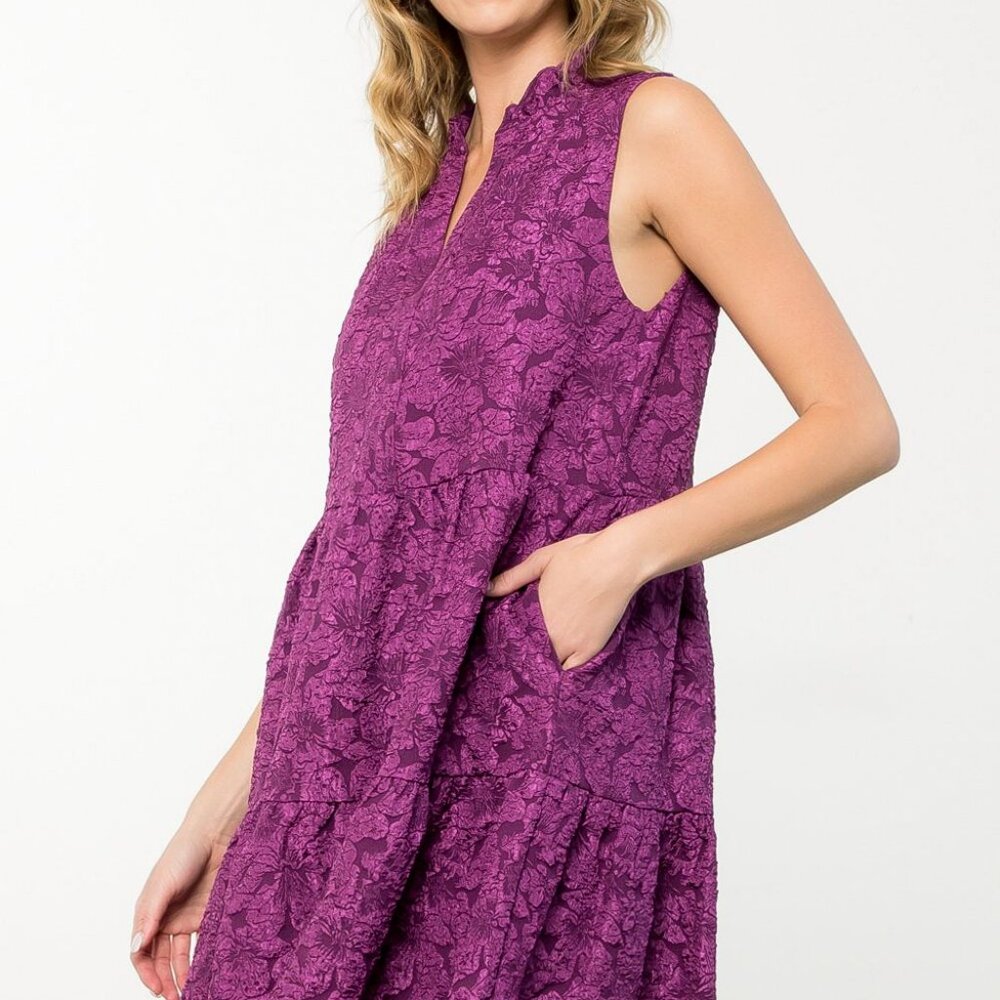 NWT THML Sleeveless Tiered Floral Textured Dress - Picture 4 of 10